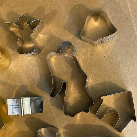 Vintage Metal Cookie Cutter Lot of 10 Mini Christmas Holiday Santa Stocking Star - Picture 5 of 10